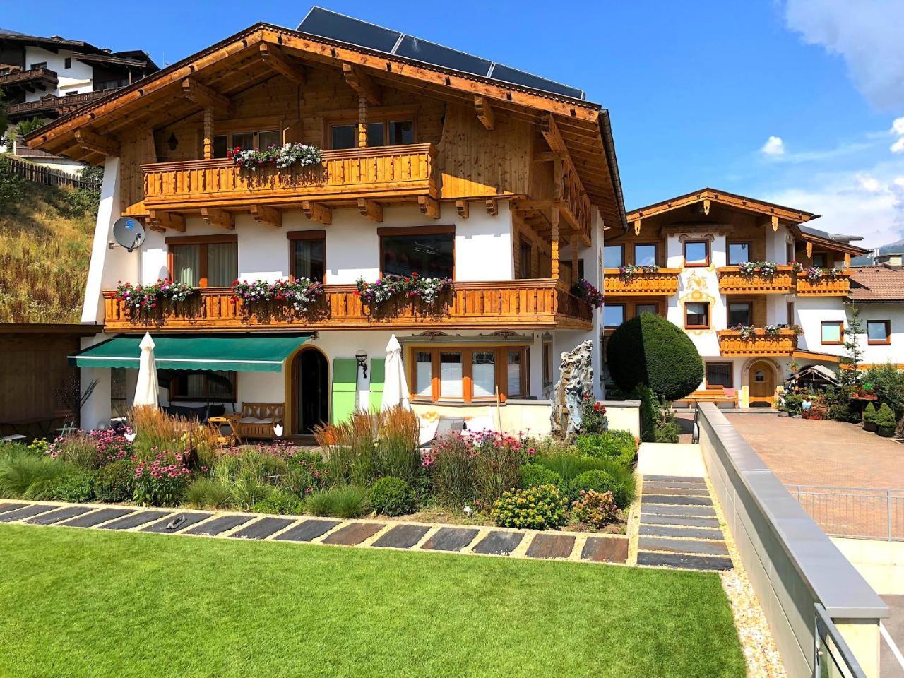 Aparthotel Kroesbacher Fulpmes Exterior photo